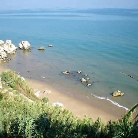 Giulia - In With Sea View Holiday home *