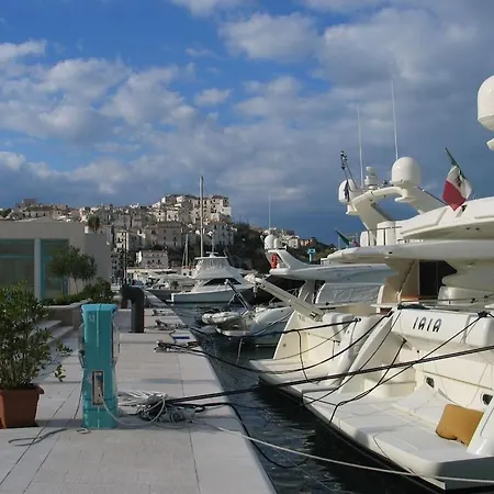 Giulia - In With Sea View Holiday home *